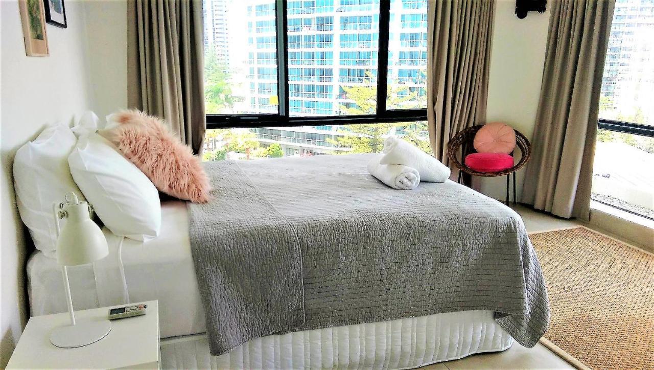Genesis Apartments By Gold Coast Premium Luaran gambar